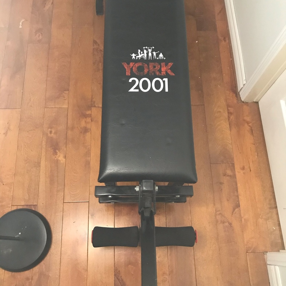 YORK 2001 Workout Bench. Great condition!